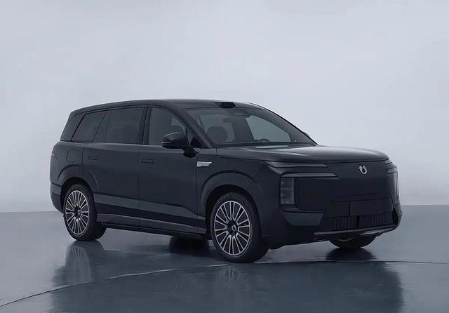 腾势N8L纯电版定档9月:5.2米车长 208L前备箱 370kW单电机 腾势N8L纯电版定档9月:5.2米车长208L前备箱370kW单电机