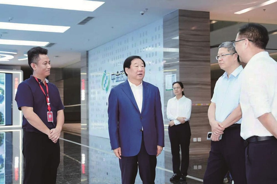公司外部董事谭旭光调研东风海外事业及数字化建设进展
