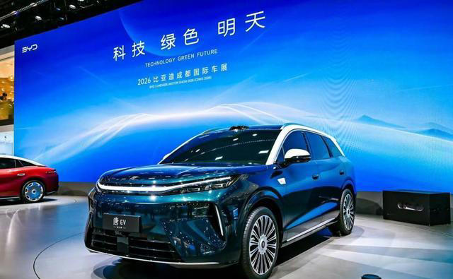 第三代比亚迪唐要来了,前排就有35.4+30英寸双屏,续航达850km 第三代比亚迪唐要来了,前排就有35.4+30英寸双屏,续航达850km
