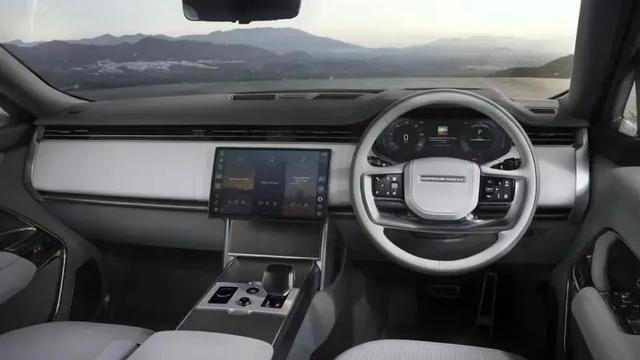 动力堪比V8发动机，续航最高达600km，路虎揽胜SUV纯电版官图发布
